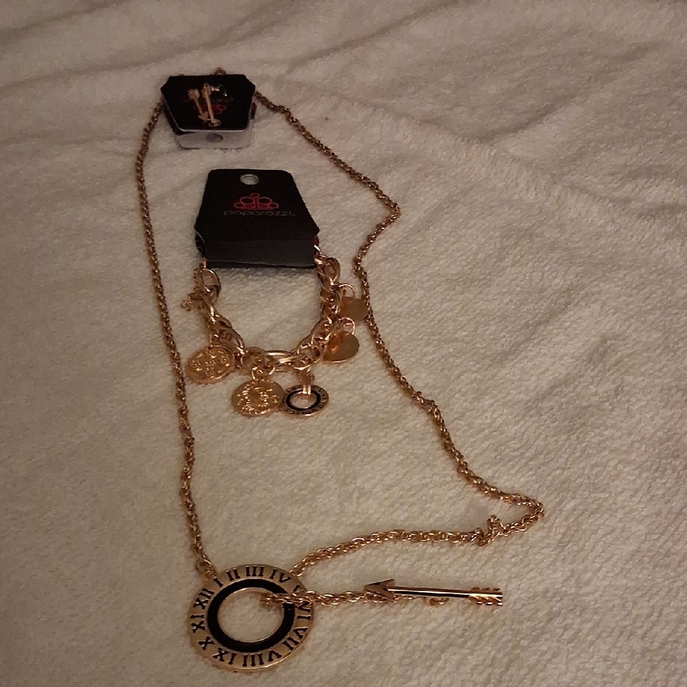 Gold Necklace and Bracelet Set